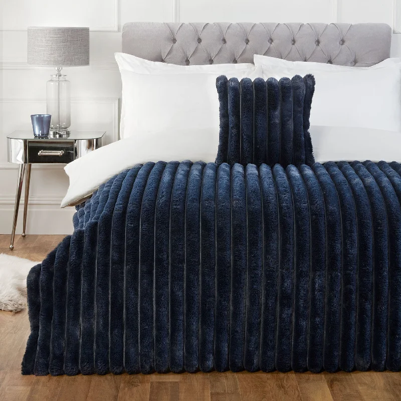 Fairmont Navy Luxury Faux Fur Throw (130cm x 180cm)